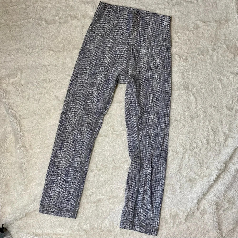 Lululemon Wunder Under‎ Cropped Leggings